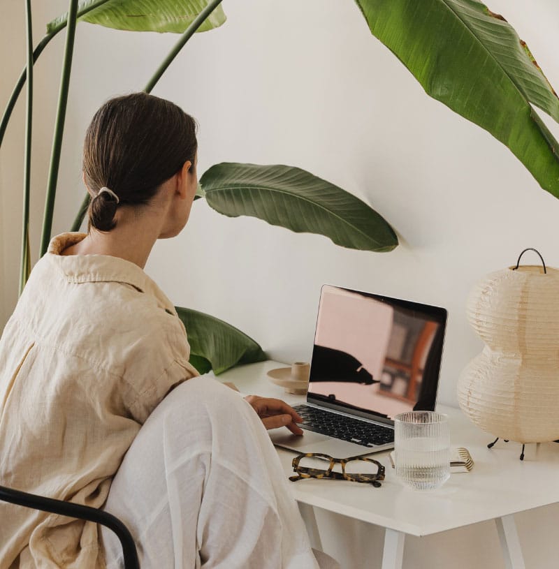 contact-consultant-feng-shui-decoration