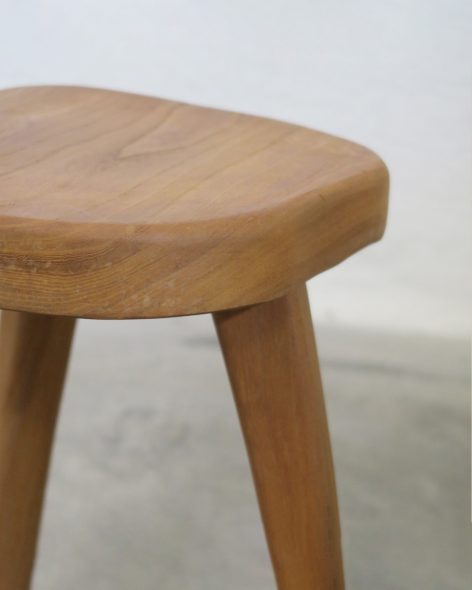tabouret-brutaliste-detail